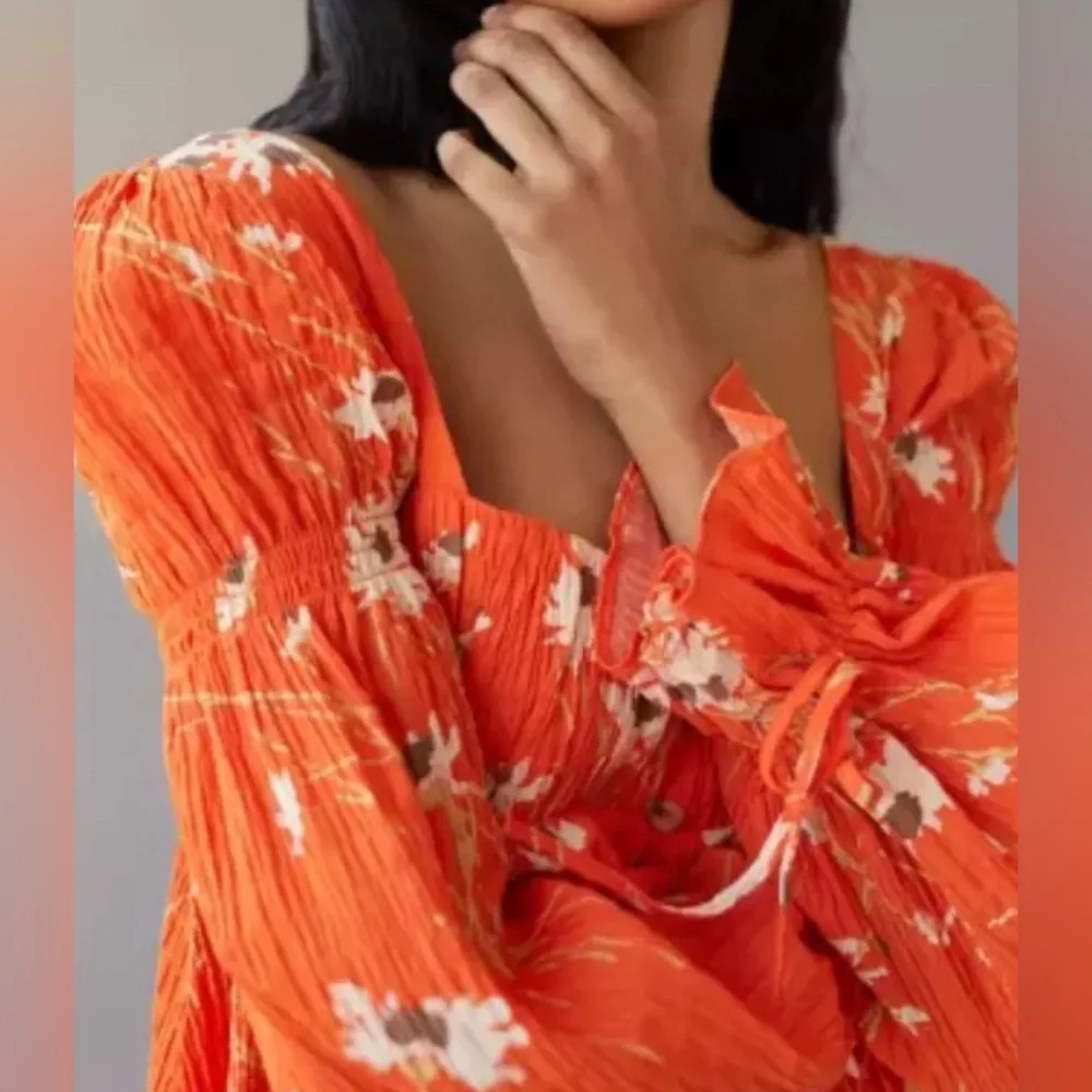 Urban Outfitters UO Allie Tie-Sleeve Blouse -size M - Picture 2 of 7